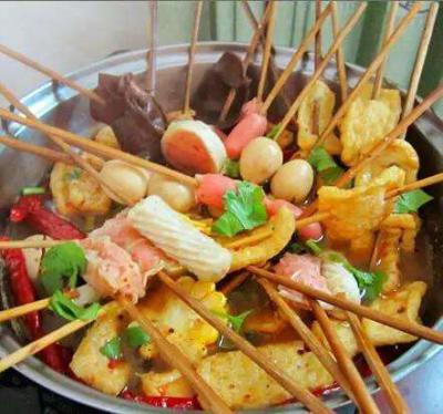 【成都小吃培訓(xùn)哪家好】麻辣燙、串串鍋、麻辣串，自己制作，好吃又健康！