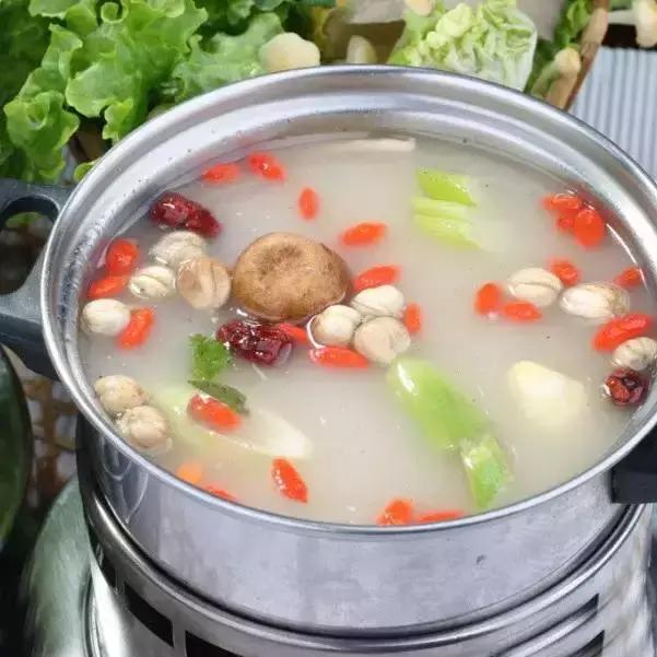 秋天到了，學(xué)學(xué)這5款火鍋湯底的做法吧！
