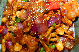  四川麻辣干鍋底料技術(shù)做法哪里好？干鍋料油制作