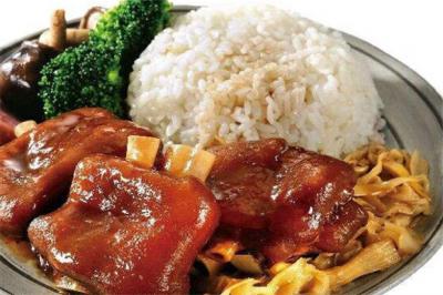 豬腳飯培訓(xùn)學(xué)校哪里正宗？豬腳飯技術(shù)培訓(xùn)學(xué)校