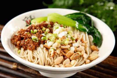 成都擔(dān)擔(dān)面食技術(shù)培訓(xùn)哪里好？面臊炒制流程技巧