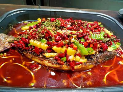 萬(wàn)州烤魚技術(shù)培訓(xùn)怎樣可以學(xué)好？培訓(xùn)期間包食宿