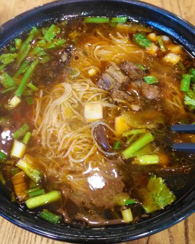 過(guò)橋砂鍋米線技術(shù)培訓(xùn)哪里好？