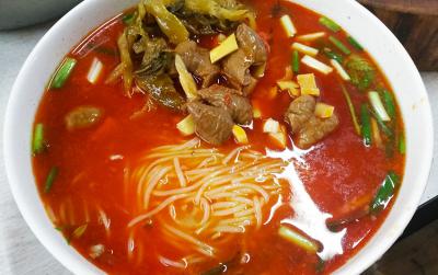 砂鍋米線技術(shù)培訓(xùn)班哪家好？適合小企業(yè)的好項(xiàng)目