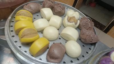 培訓(xùn)小吃價格學(xué)校有哪些？美食小吃技術(shù)培訓(xùn)學(xué)校