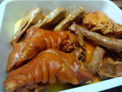 鹵菜培訓(xùn)一般多少學(xué)費(fèi)？學(xué)習(xí)正宗鹵菜串串制作技巧