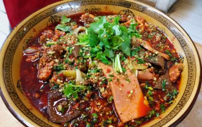 哪有專門培訓正宗冒菜的學校？冒菜加盟培訓市場分析