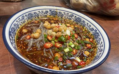 酸辣粉培訓(xùn)哪家味道好？  成都酸辣粉培訓(xùn)哪家味道好？